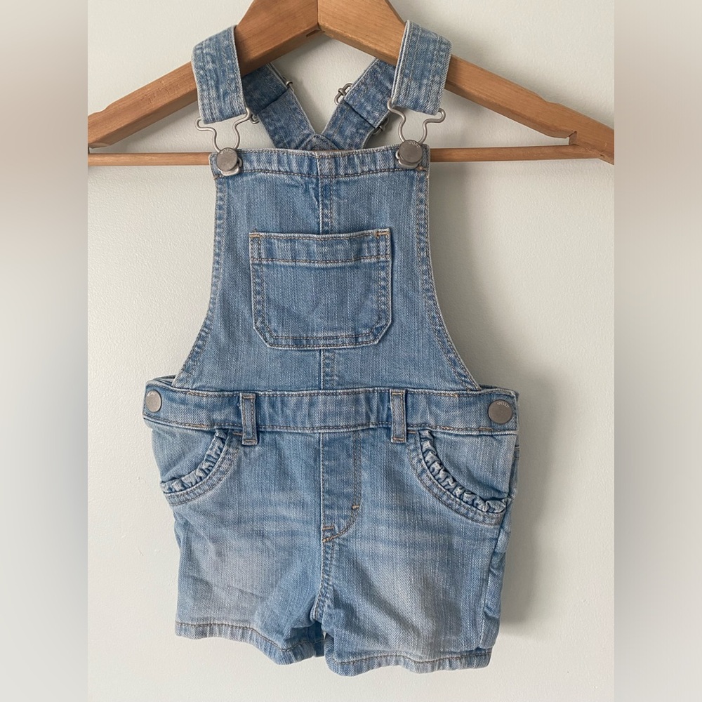 Gap Girl’s Denim Shortalls Ruffle Pocket Size 4 Summer Spring Baby Toddler